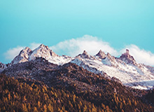 “泰山小将”精英赛队伍参观山东泰山，24日将在山东主场颁奖